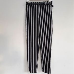 NEW FOREVER 21 Pants Striped Belted Ankle Pants Black white SMALL